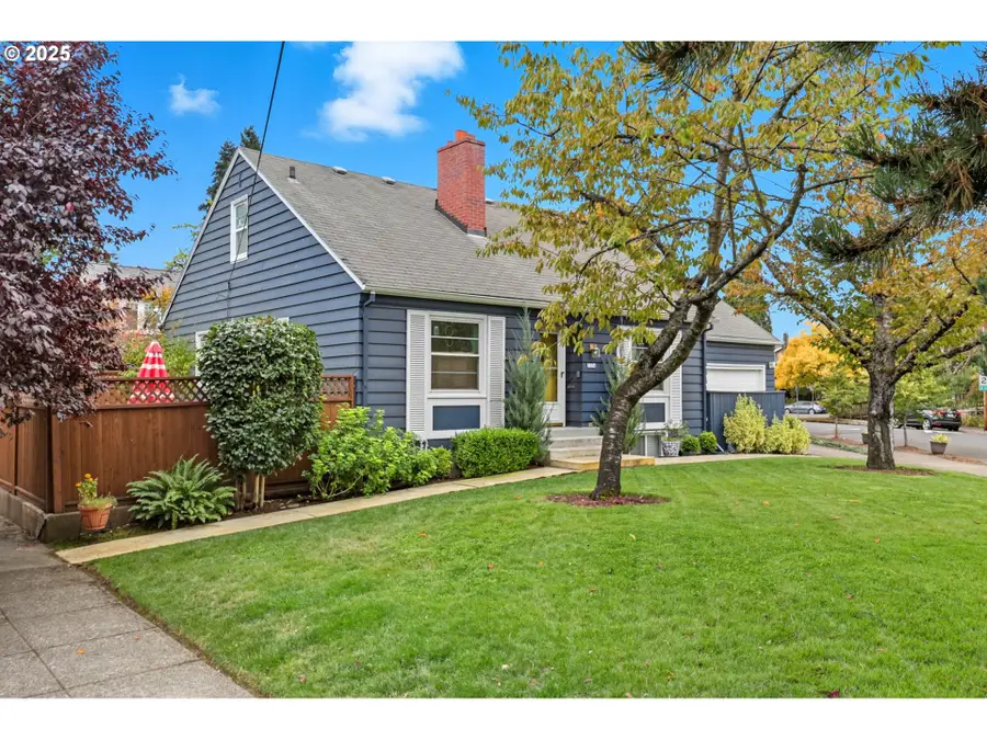 3194 NE Regents Dr, Portland, OR 97212 - Image #2