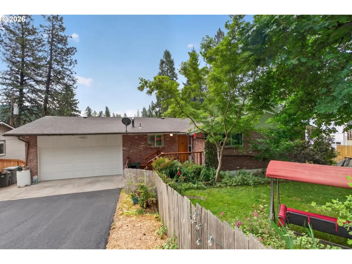 4525 Fox Hollow Rd, Eugene, OR 97405 - #1