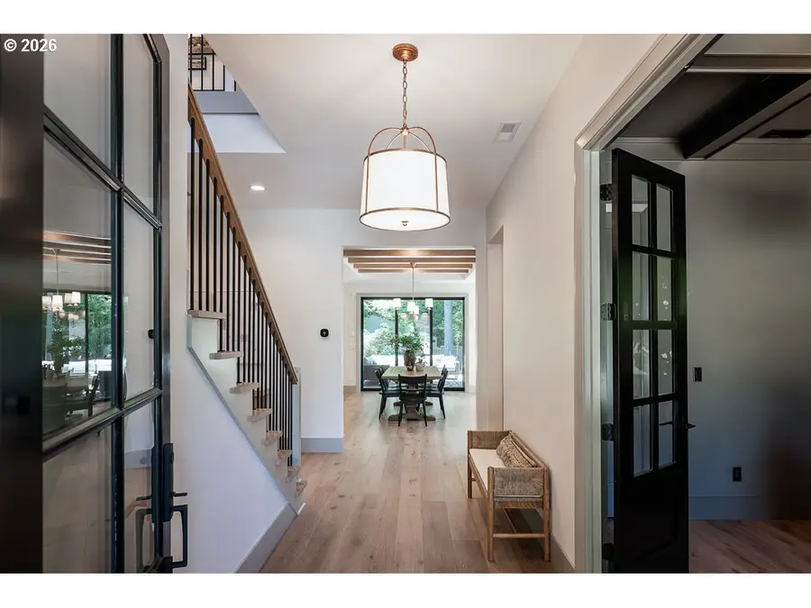 964 Country Commons Ln, Lake Oswego, OR 97034 - #2