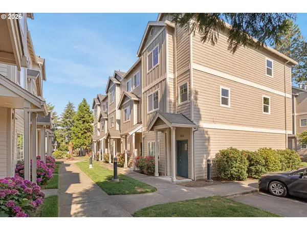 10336 SW Hollyridge Ln, Beaverton, OR 97005