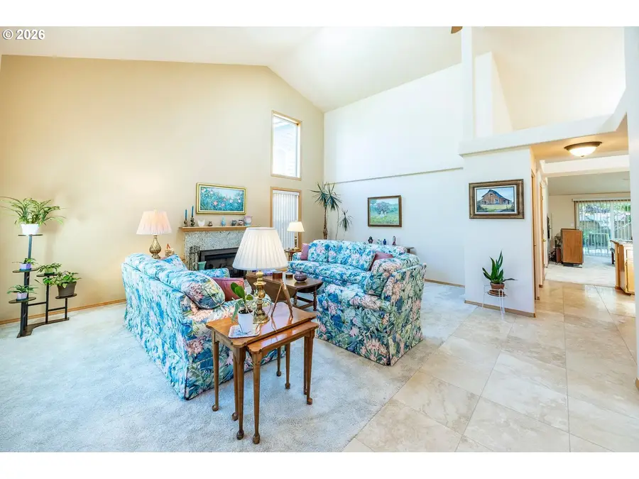 4075 Berrywood Dr, Eugene, OR 97404 - #3