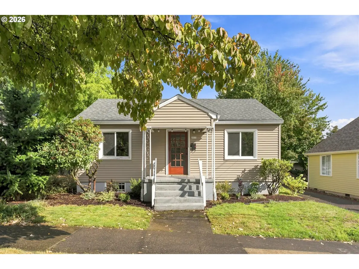 2015 SE Sherrett St, Portland, OR 97202 - #1