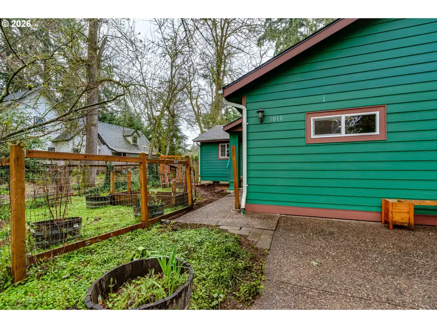 1010 Elkay Dr, Eugene, OR 97404 - #2