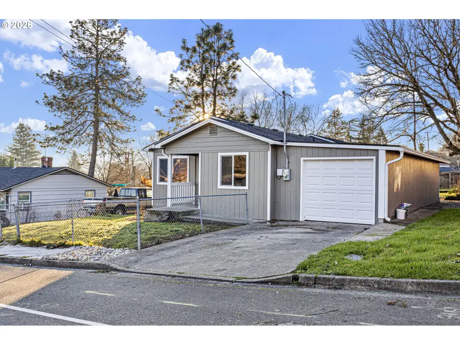 380 NW Cary St, Winston, OR 97496 - #2