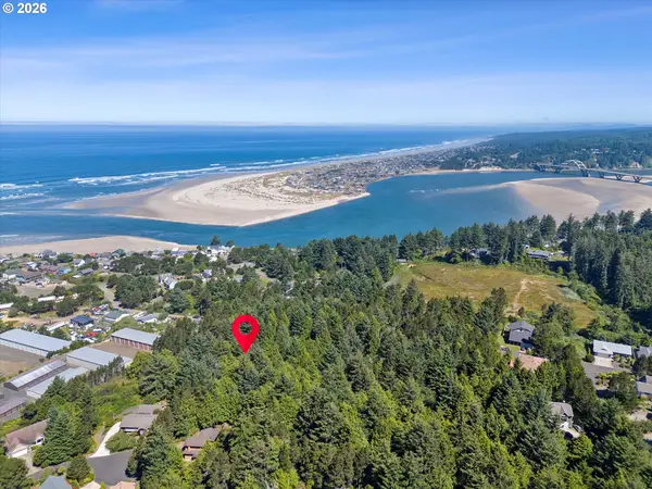 300 Tl Sw Forestry Ln, Waldport, OR 97394