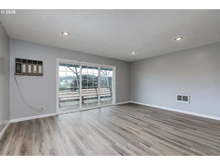 180 NE 6th St, Clatskanie, OR 97016 - #3