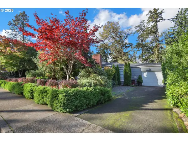 97 W 36th Ave, Eugene, OR 97405