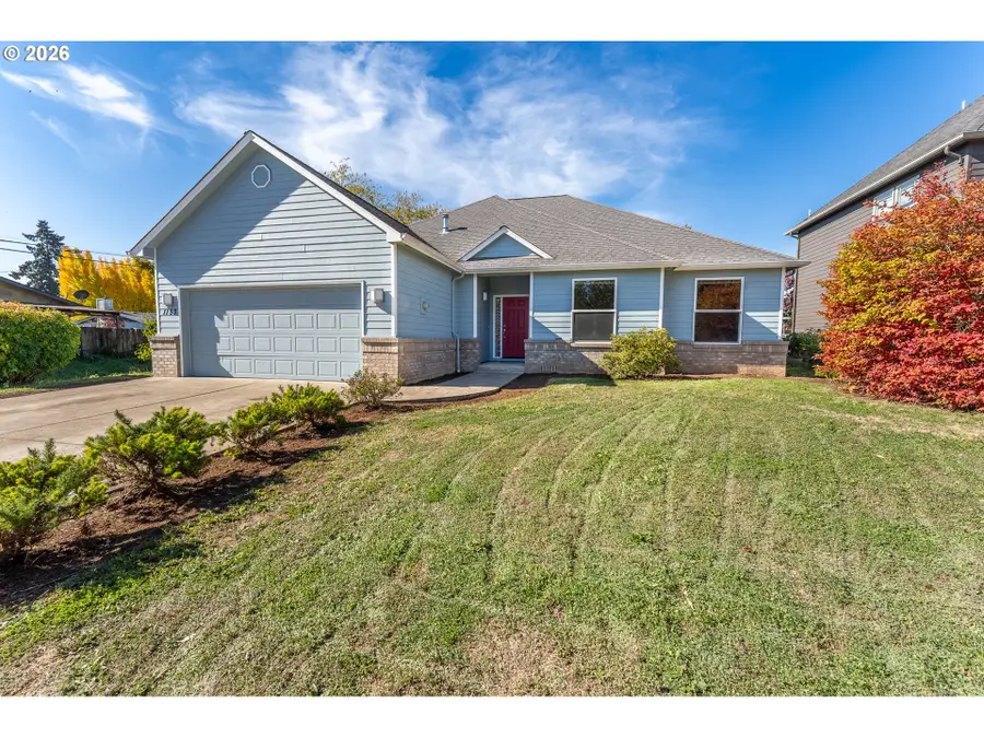1153 Spruce St, Junction City, OR 97448 - #3