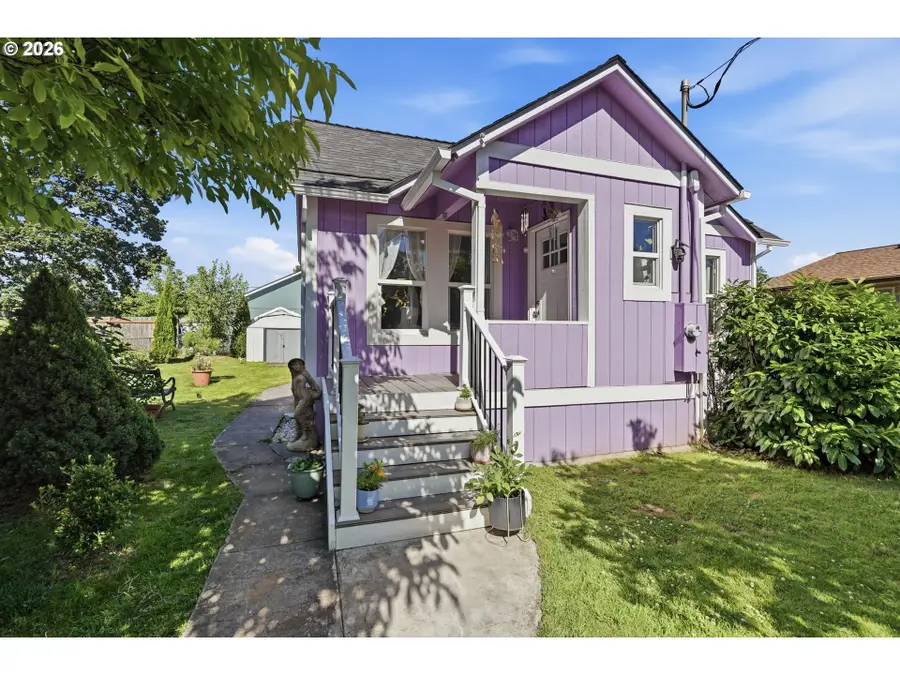 454 N 11th St, Saint Helens, OR 97051 - #2