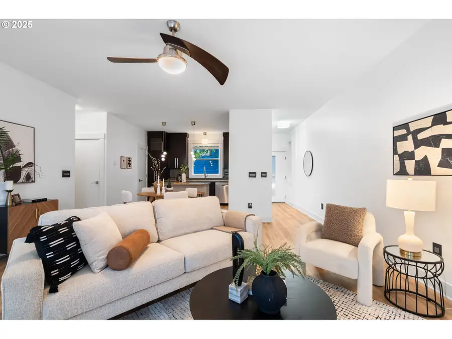 223 NE Ivy St #B, Portland, OR 97212 - Image #2