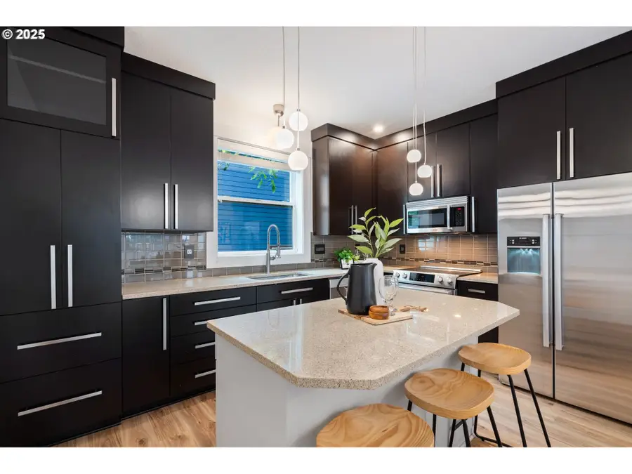 223 NE Ivy St #B, Portland, OR 97212 - Image #3