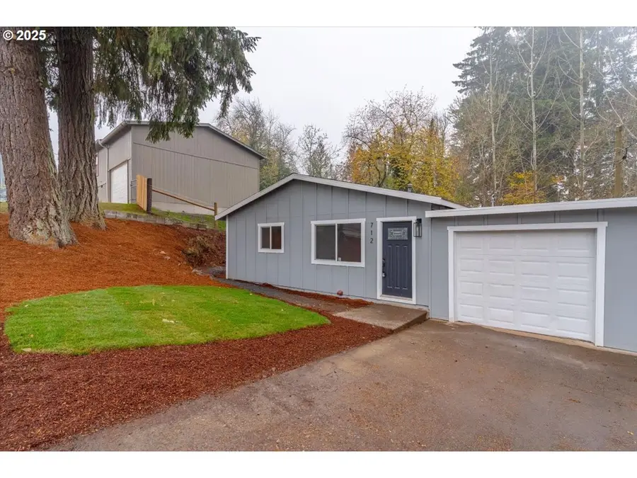 712 12th Ave, Sweet Home, OR 97386 - Image #2
