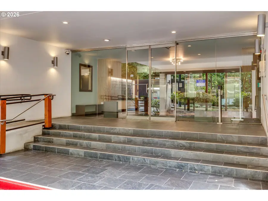 255 SW Harrison St #8 E, Portland, OR 97201 - #3