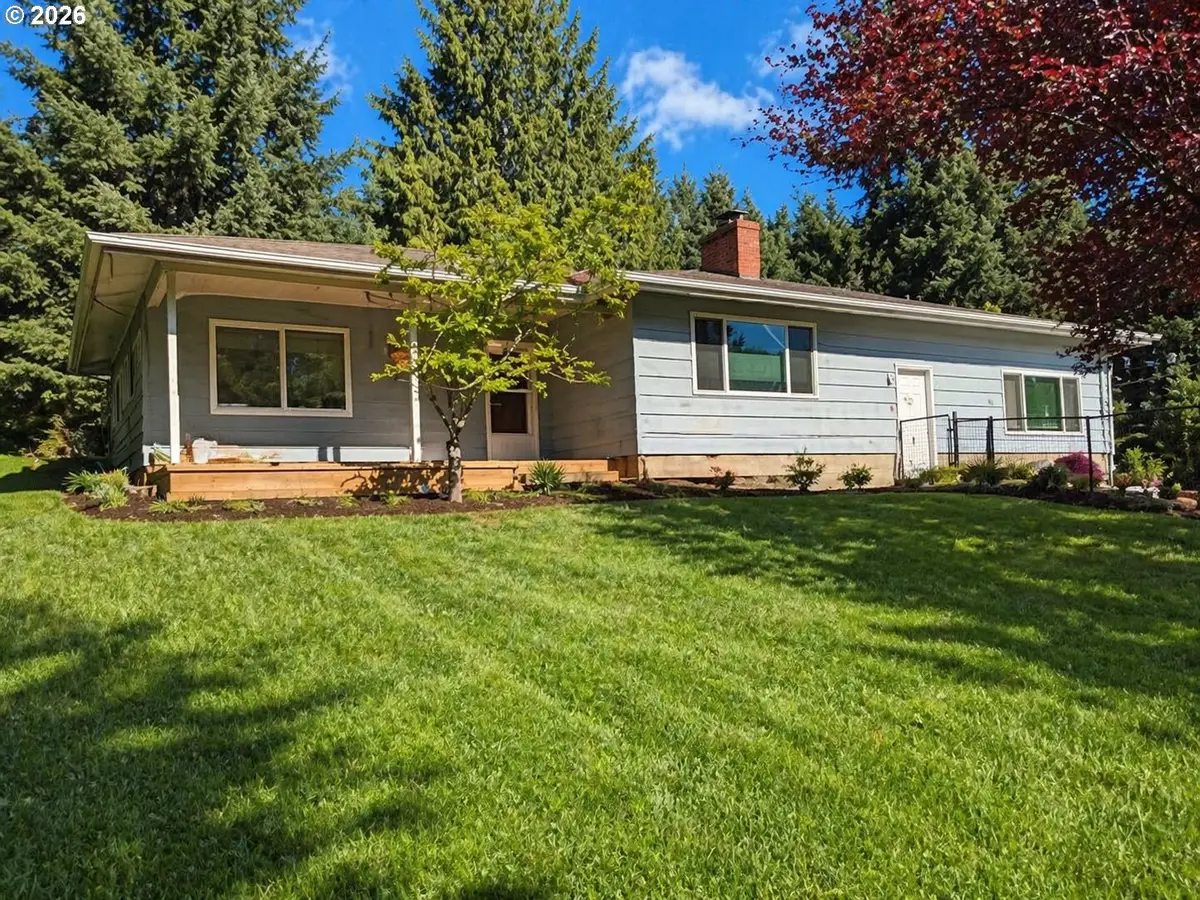 1102 Hillside Dr, Cottage Grove, OR 97424 - #1