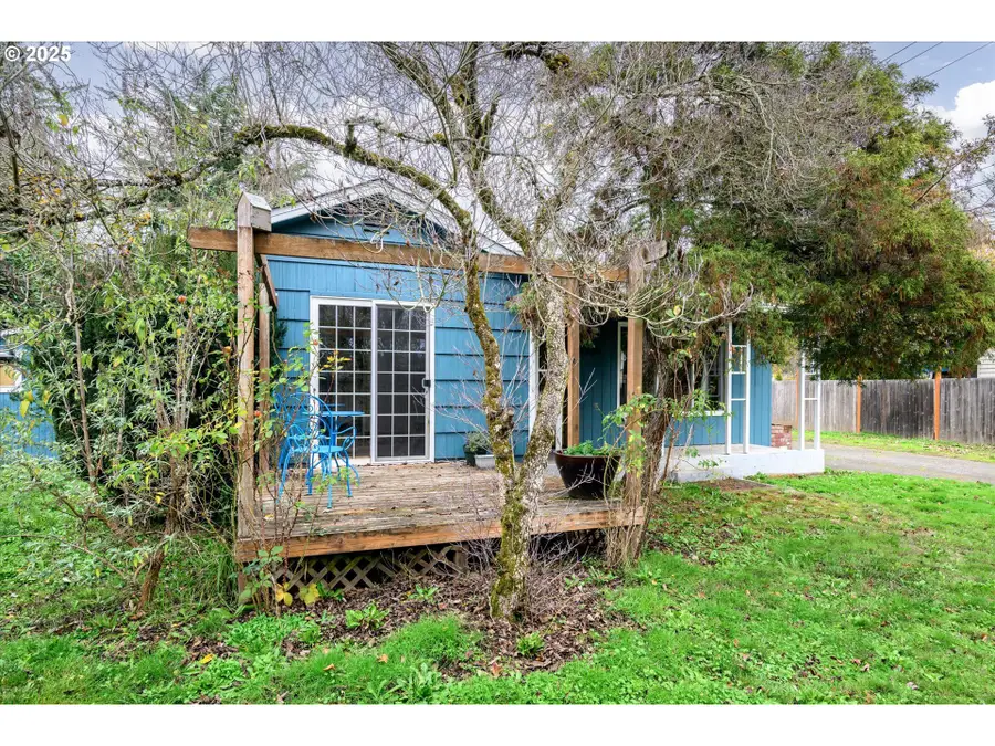 1735 Minda Dr, Eugene, OR 97401 - Image #2