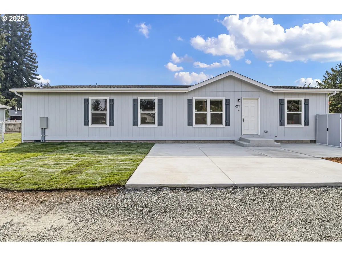 675 N 16th St, Cottage Grove, OR 97424 - #1