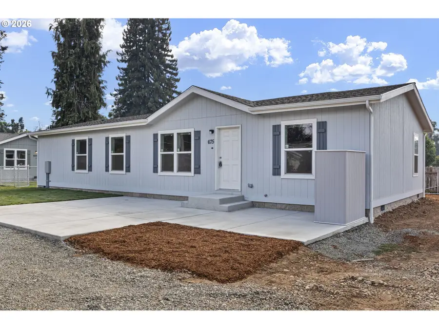 675 N 16th St, Cottage Grove, OR 97424 - #2