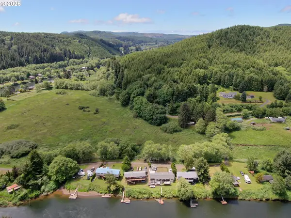 6141 S River Loop, LincolnCity, OR 97367