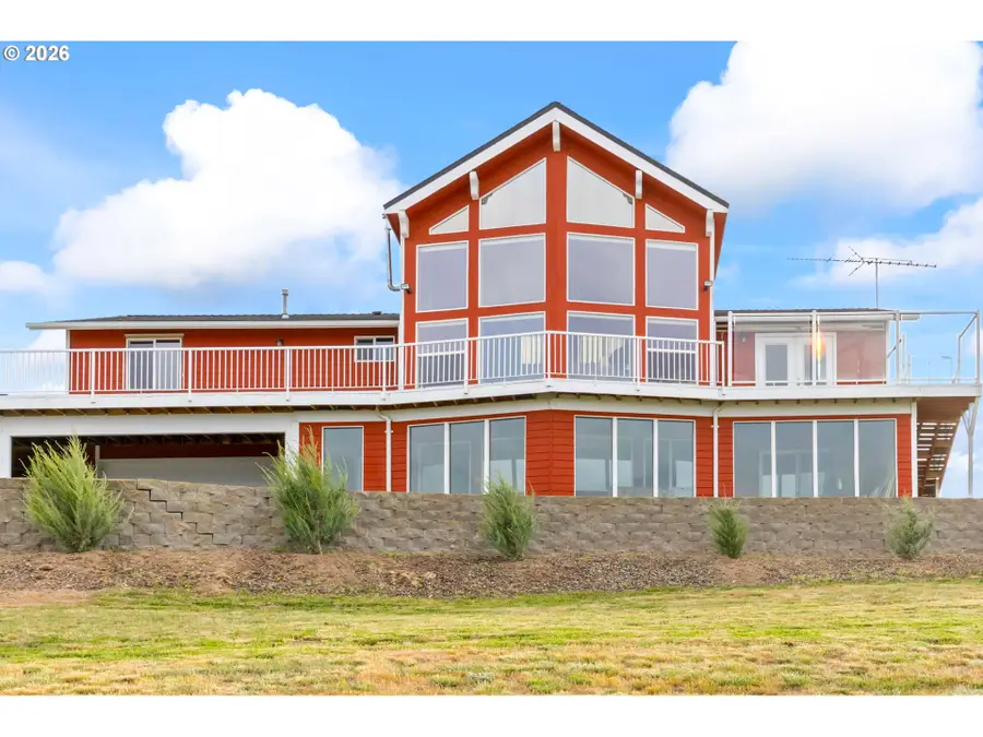 1803 NE Squire Dr, Madras, OR 97741 - #2