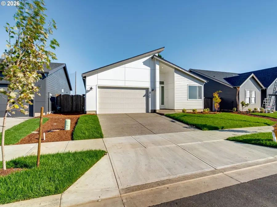 3244 Nightingale Dr, Woodburn, OR 97071 - #2