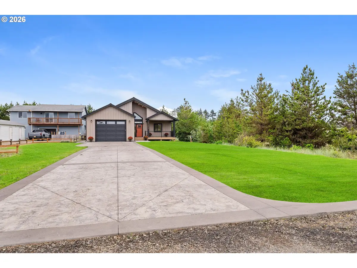 31604 G St, Long Beach North Beach Peninsula, WA 98640 - #1