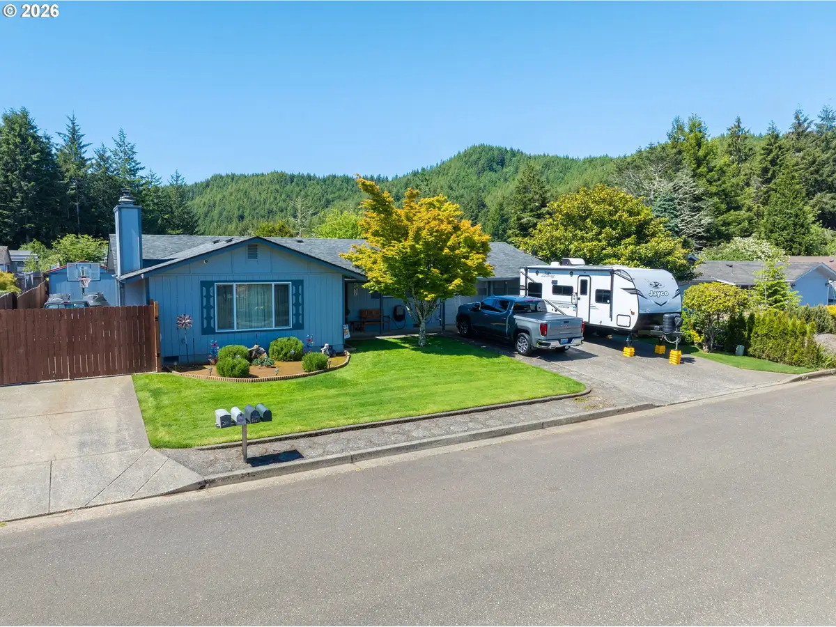412 Camellia Ct, Reedsport, OR 97467 - #1