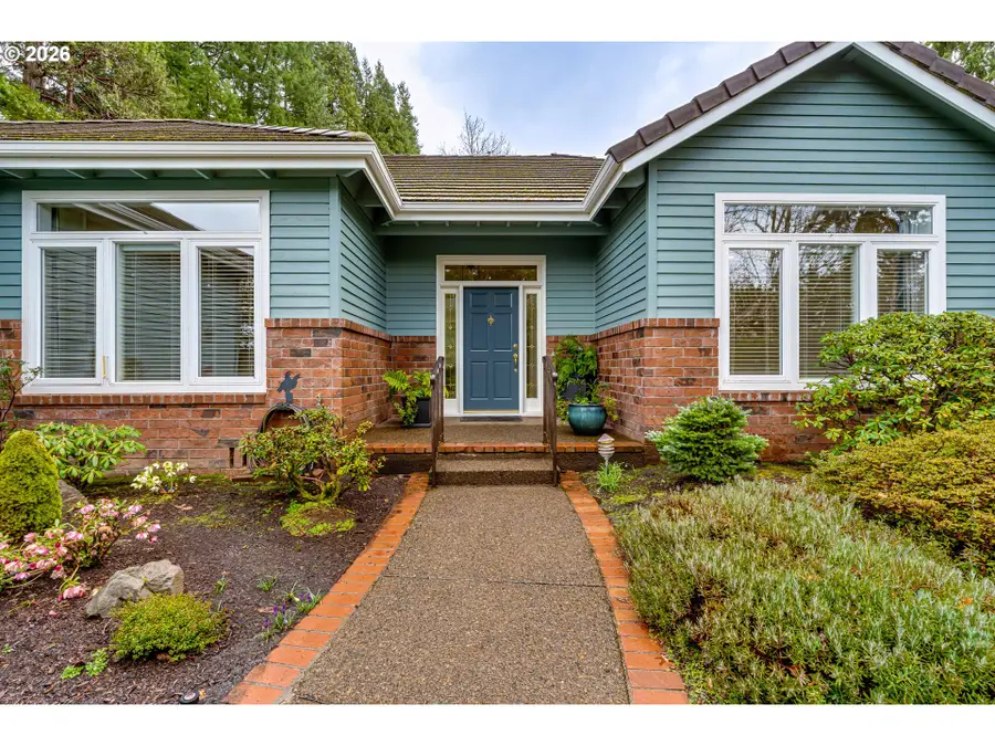 2572 W 28th Ave, Eugene, OR 97405 - #2