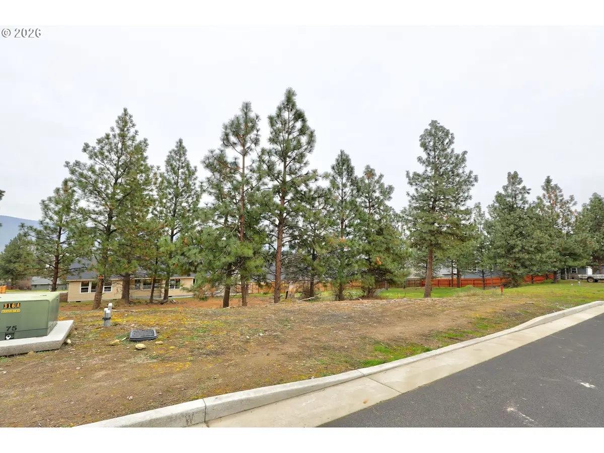 2425 W 15th St #34, The Dalles, OR 97058 - #1