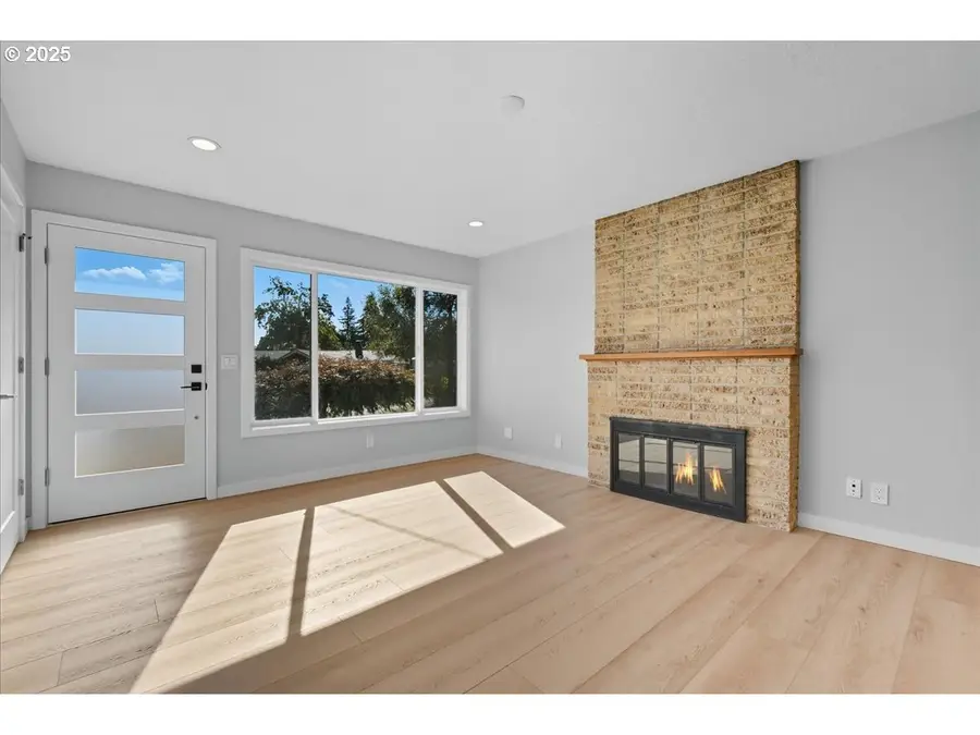 187 Elmar Dr, Oregon City, OR 97045 - Image #2