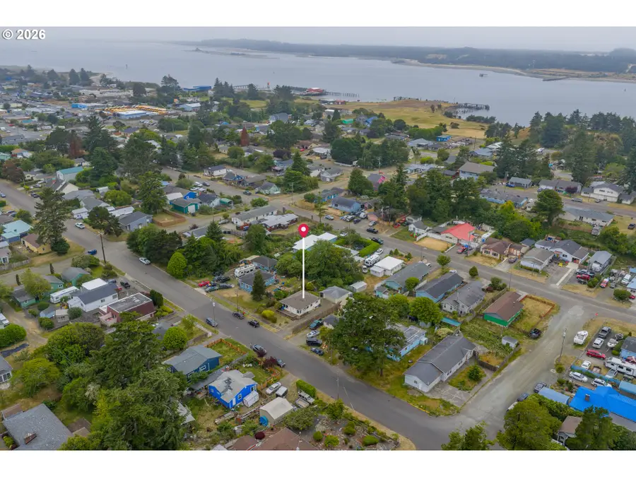 456 N Cammann St, Coos Bay, OR 97420 - #3