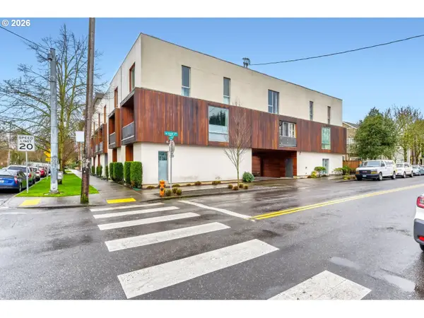 628 NE Knott St #9, Portland, OR 97212