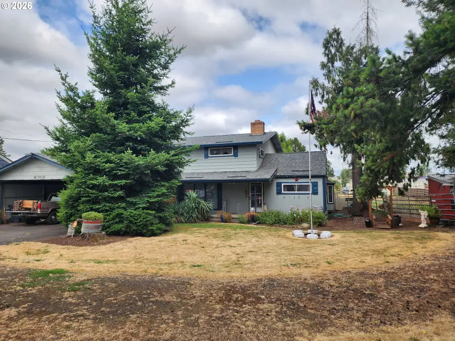 725 W Main St, Molalla, OR 97038 - #3