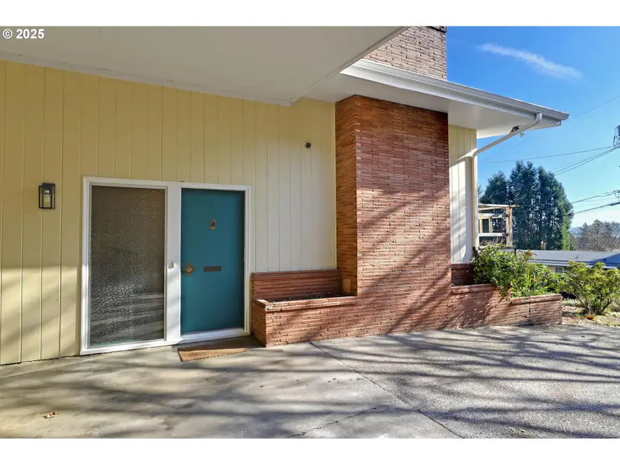 7243 SE Clay St, Portland, OR 97215 - Image #2