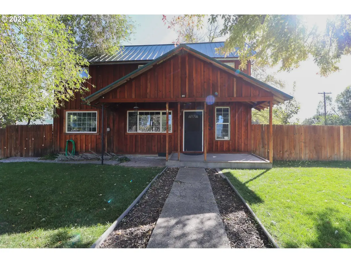 305 E Adams St, Burns, OR 97720 - #1
