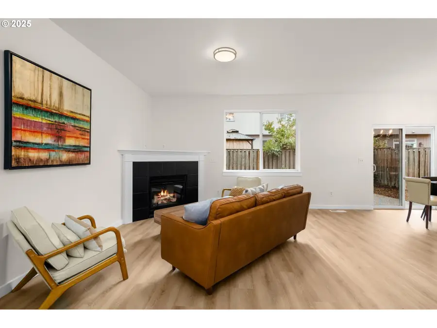 7544 NE Catherine Ct, Hillsboro, OR 97124 - Image #3