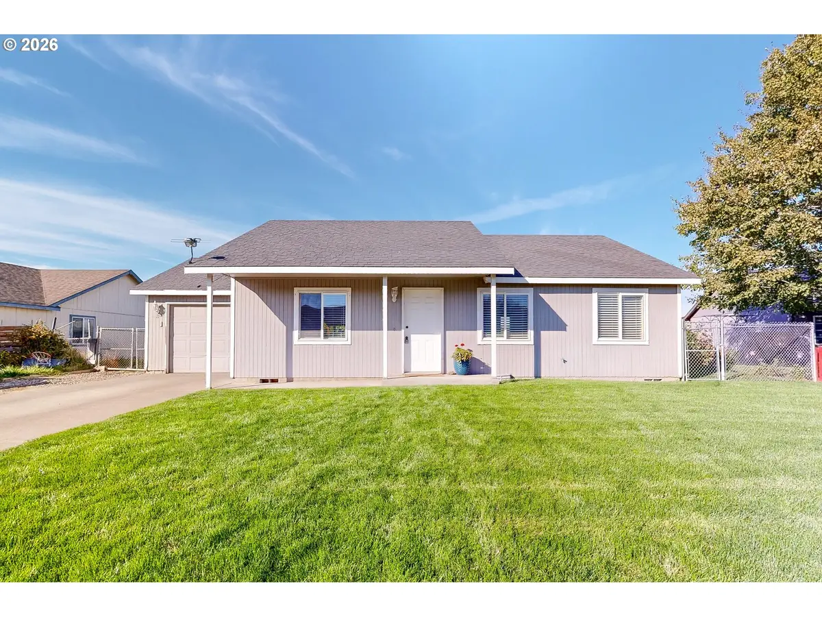351 NE 15th Ave, Milton Freewater, OR 97862 - #1
