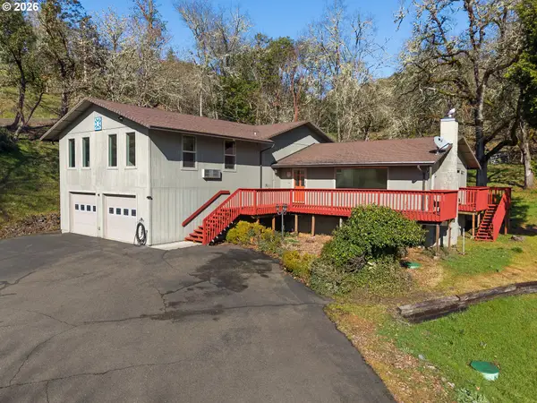 221 Oakview Dr, Roseburg, OR 97471