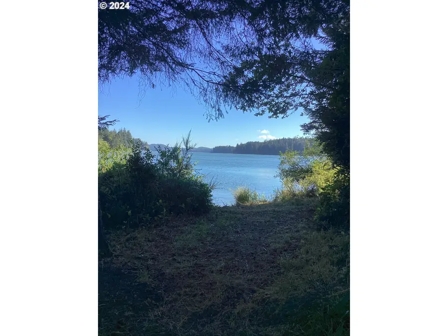 83615 Clear Lake Rd #1, Florence, OR 97439 - #3