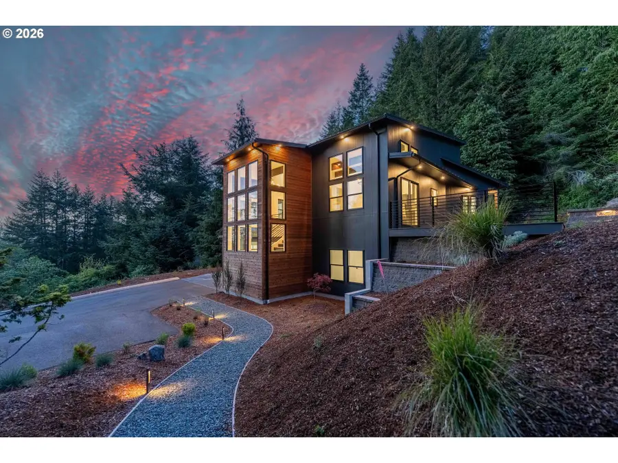 1192 Shon Sta Way, Coos Bay, OR 97420 - #3