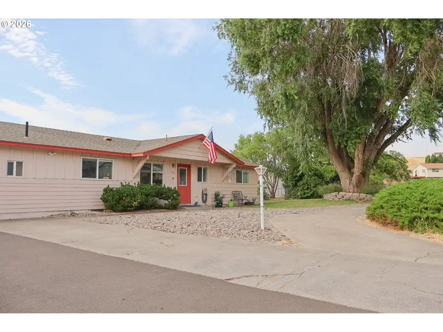 3425 Columbia View Dr, The Dalles, OR 97058 - #2