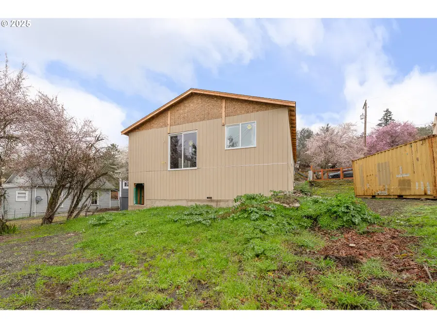 248 SE Pitzer St, Roseburg, OR 97470 - Image #3