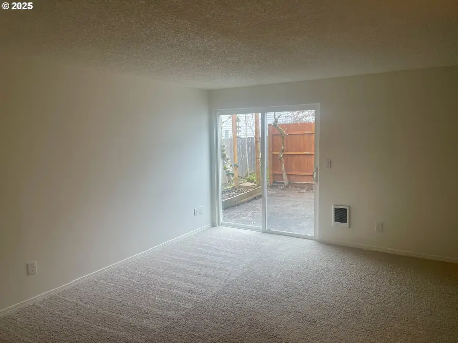 732 SE Rene Ave, Gresham, OR 97080 - Image #3