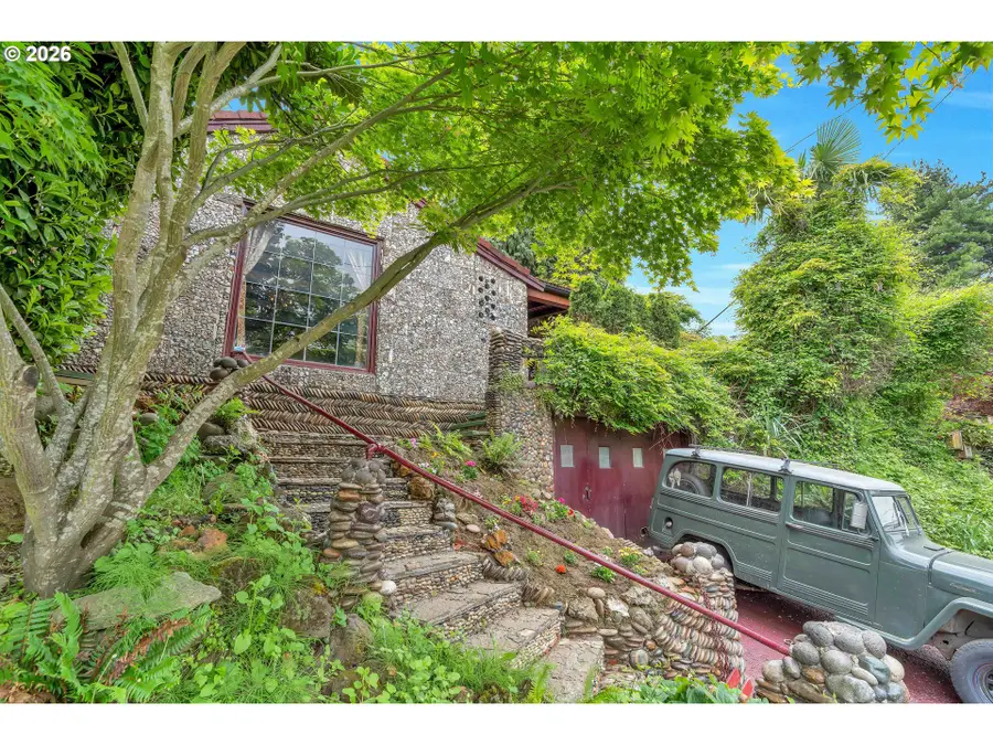 6134 E Burnside St, Portland, OR 97215 - #3