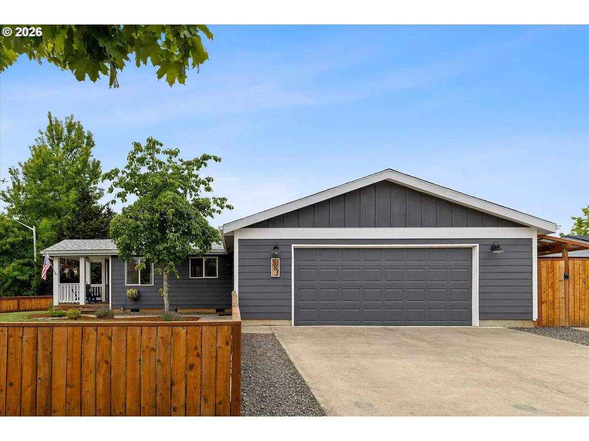 581 SE Mountain View Rd, Estacada, OR 97023 - #1