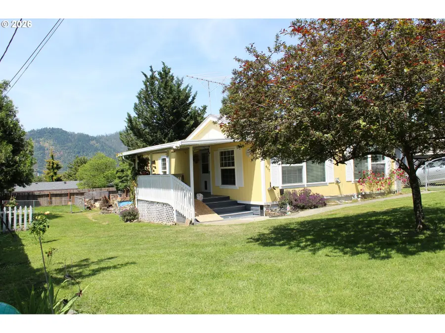 467 Cindy St, Tri City, OR 97457 - #3