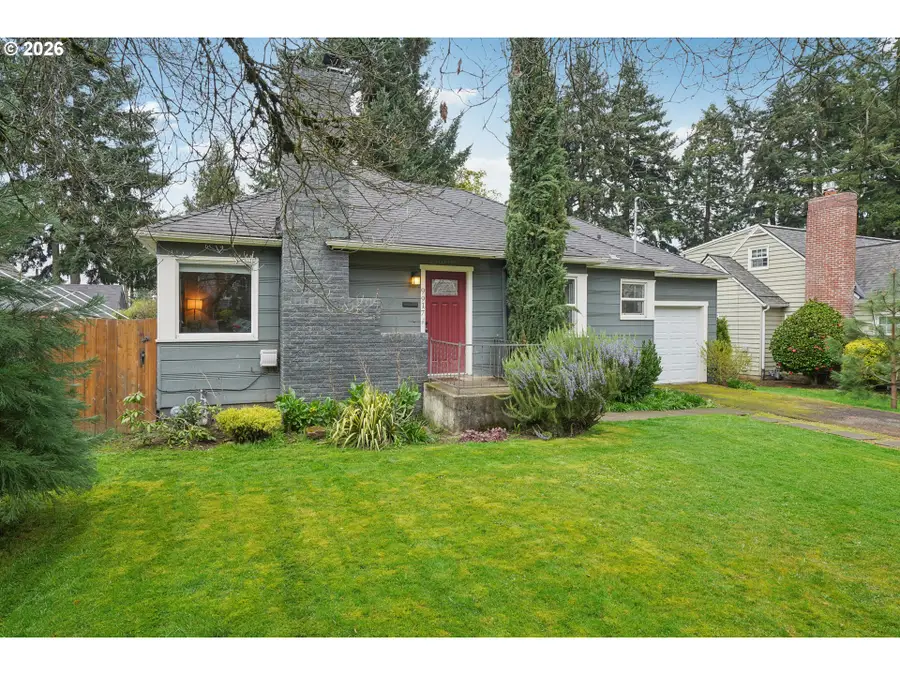 9917 NE Campaign St, Portland, OR 97220 - #2