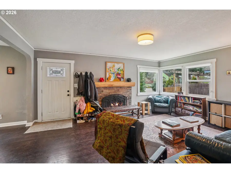 9917 NE Campaign St, Portland, OR 97220 - #3