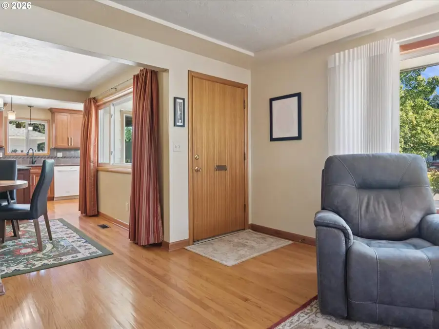 1037 NE 108th Ave, Portland, OR 97220 - #3