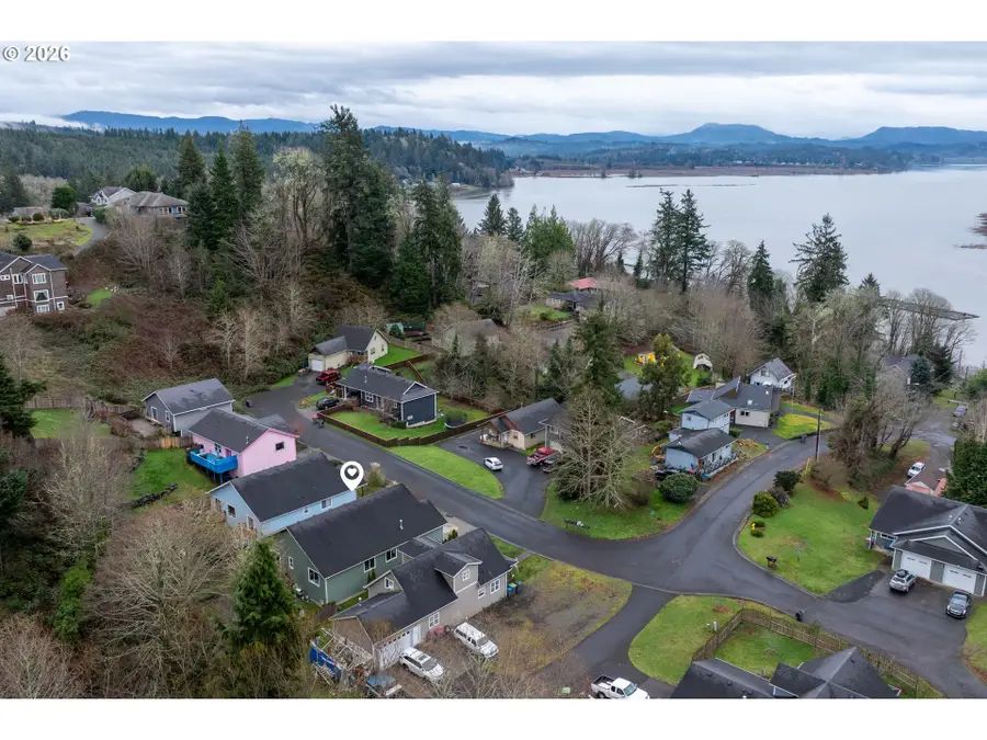 1732 SE 3rd St, Astoria, OR 97103 - #3