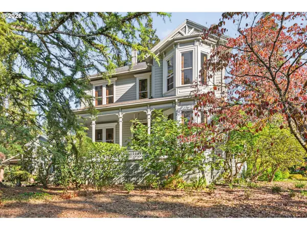 16031 SE River Rd, Milwaukie, OR 97267
